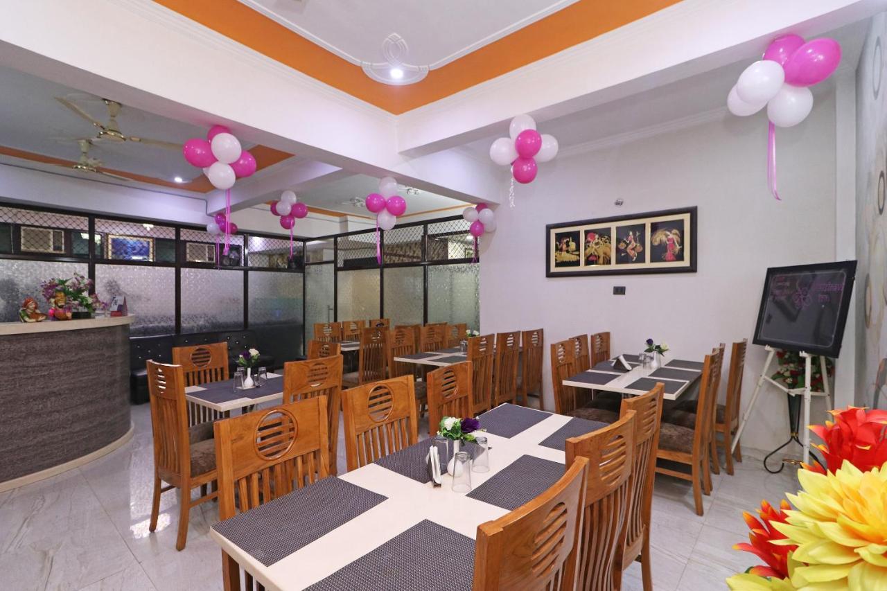 Capital O 8680 Hotel Vaishnavi Inn Hasanganj Eksteriør billede